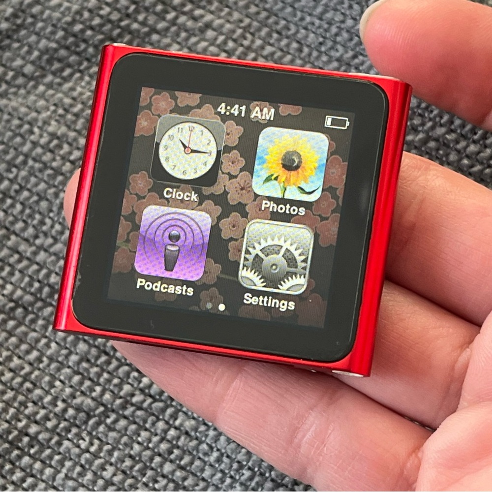 iPod Nano Clip Screen Product Red 16gb 6th Gen Working PC699C Music Radio Retro